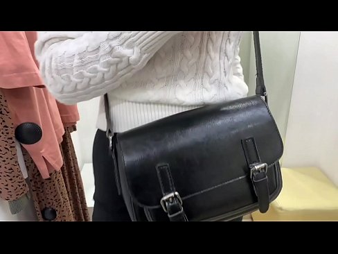 ❤️ Masturbation poblach den ghalla òg FeralBerry le dildo anns an t-seòmar suidheachaidh ❤️ Porno aig gd.myteporn.ru ﹏