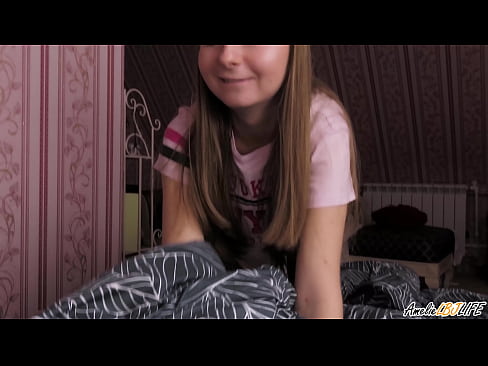 ❤️ Bidh Blondie a’ tarraing a BFF gu domhainn agus a’ faighinn cum na beul ❤️ Porno aig gd.myteporn.ru ﹏